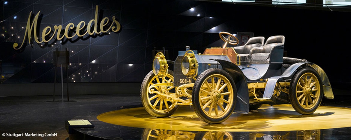 Mercedes-Benz Museum nachts