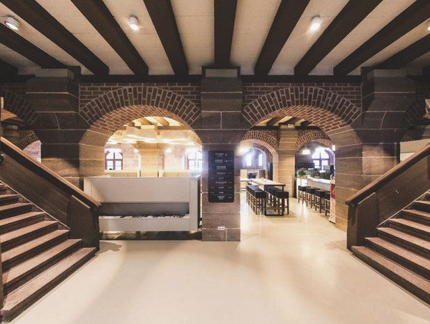 Ancient vaults, thick walls - sleep in a real castle and enjoy the best Youth Hostel standards at Nuremberg Youth Hostel! You can look forward to staying in a fully refurbished Hostel in the imperial stables (Kaiserstallung) of the 500 year-old castle. At the heart of Nuremberg's landmark, in the city centre and centre of Franconia.
