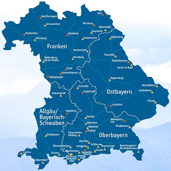 Auf der blauen Landkarte, die Bayern zeigt, sind alle Standorte von bayerischen Jugendherbergen eingetragen.