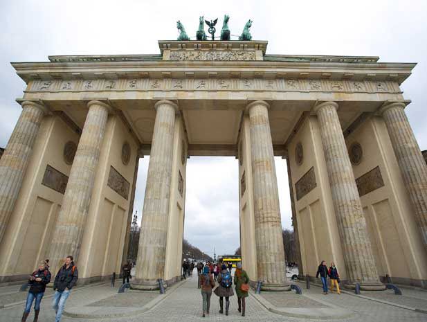 The Brandenburger Tor - the story meets you on a city tour through Berlin at every step.