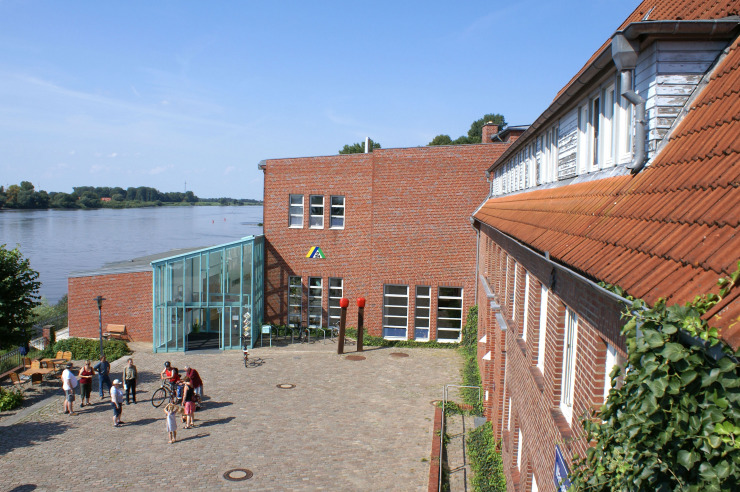 Moderne Jugendherberge Lauenburg Züdholzfabrik direkt an der Elbe