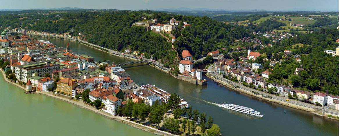 Blick auf die Drei-Flüsse-Stadt: Zusammenfluss von Inn, Ilz und Donau