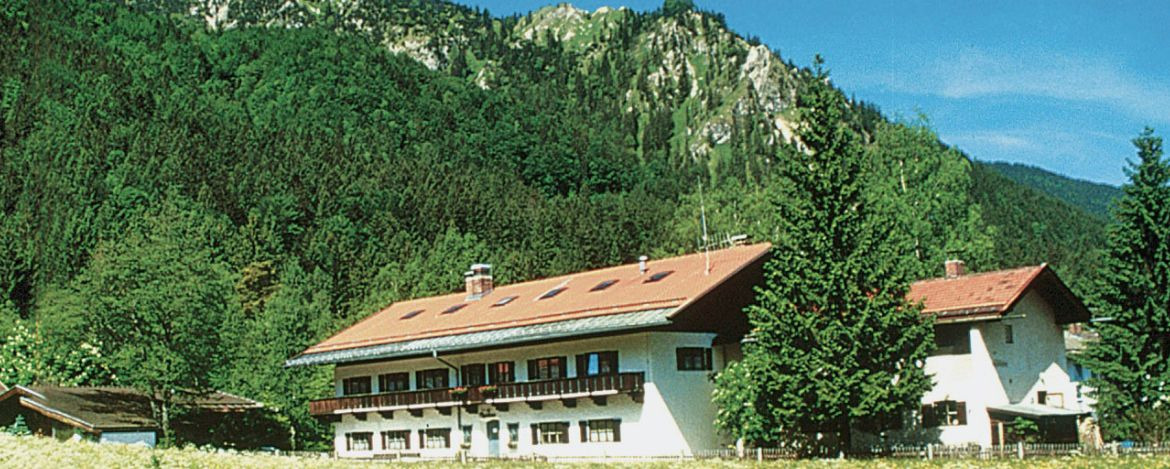 Die Jugendherberge Schliersee in den Bayrischen Alpen 