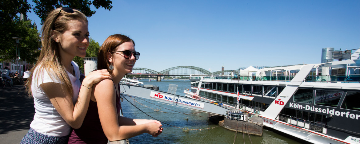 Rhein mit Flussschifffahrt