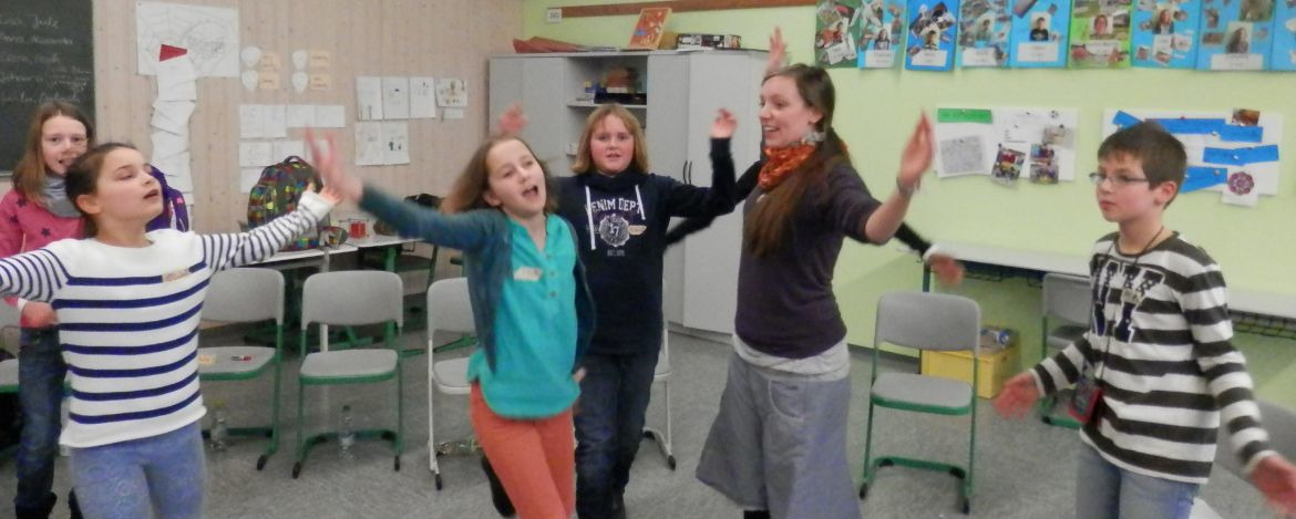 Kinder lernen in der Jugendherberge Bayreuth auf spielerische Art und Weise