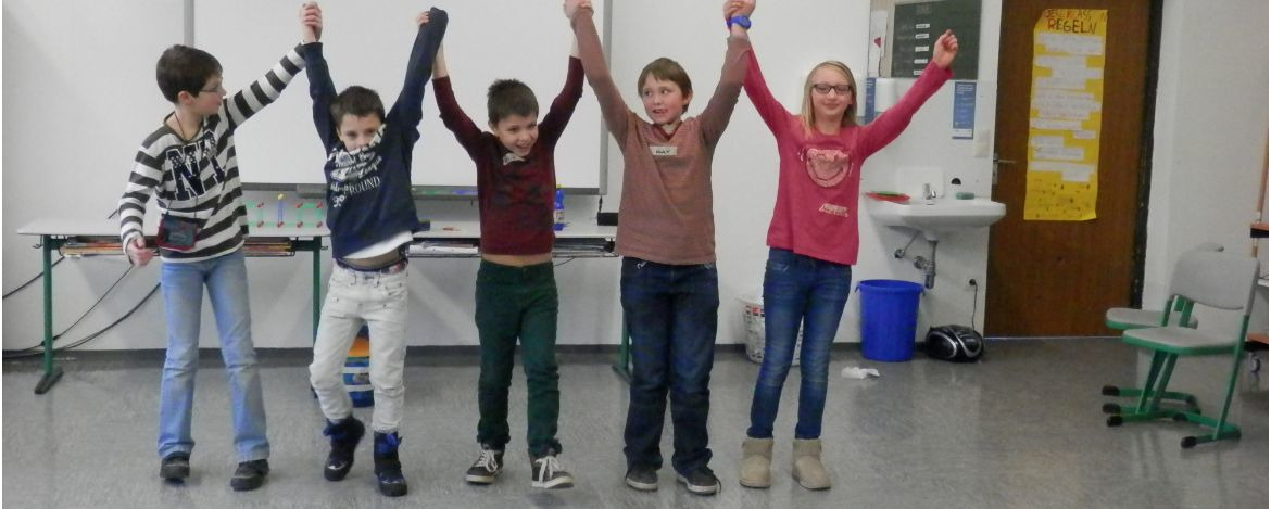 Kinder erlernen die Bühnenkunst in der Jugendherberge Bayreuth