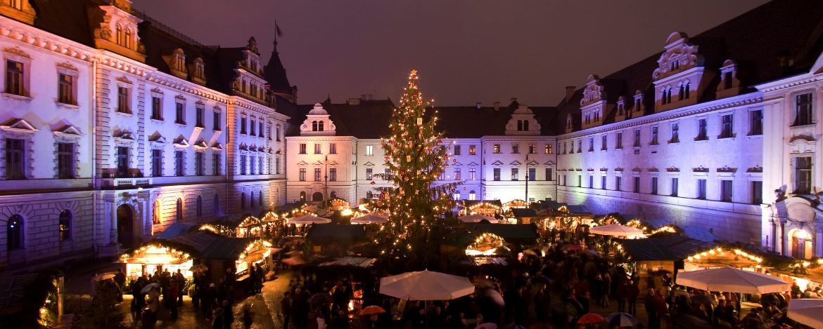 „Fürstlicher Weihnachtsmarkt“ auf Schloß Thurn und Taxis